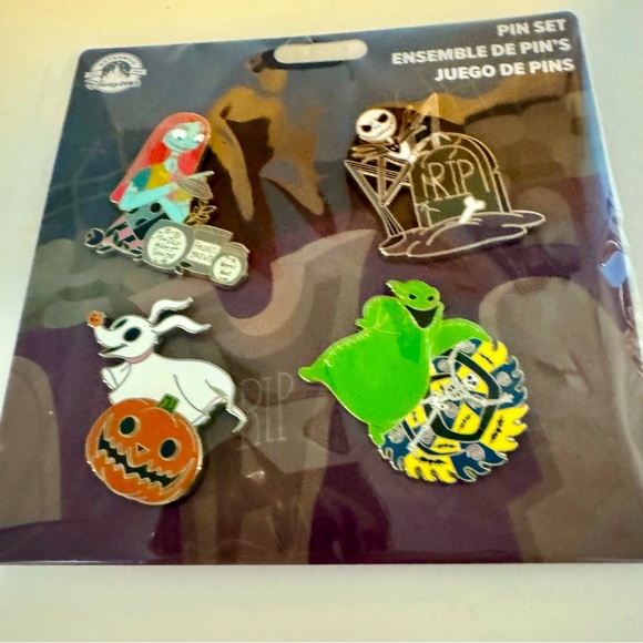 NWT. Disney Parks Nightmare Before Christmas 4 pin booster set of pins - Picture 2 of 14